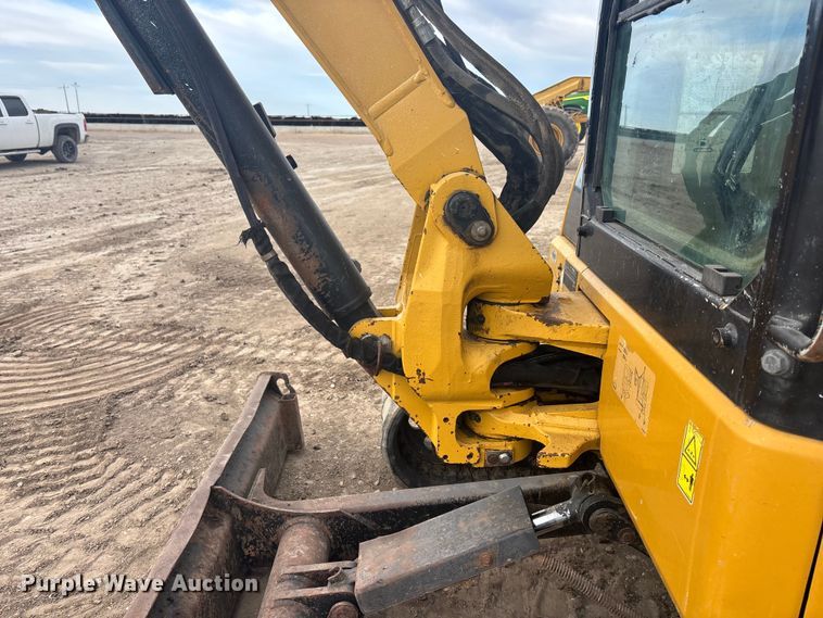 image for item FG1643 2012 Caterpillar 304D mini excavator