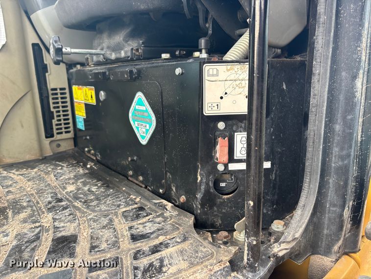 image for item FG1643 2012 Caterpillar 304D mini excavator