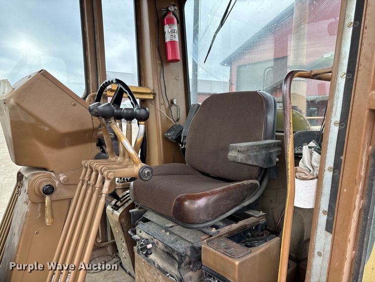 image for item FG1644 1992 Caterpillar 140G motor grader