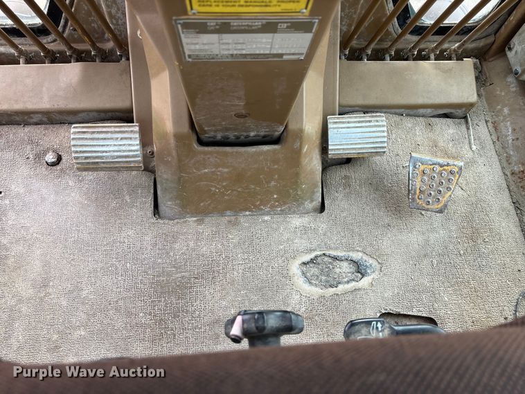 image for item FG1644 1992 Caterpillar 140G motor grader