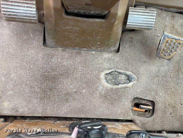 image for item FG1644 1992 Caterpillar 140G motor grader