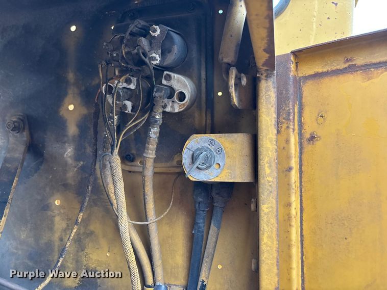 image for item FG1644 1992 Caterpillar 140G motor grader