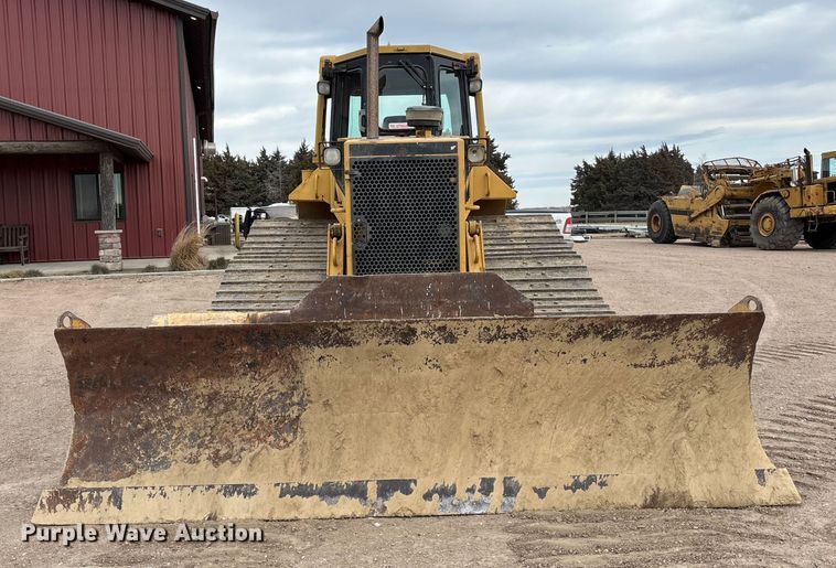 image for item FG1645 1997 Caterpillar D6M dozer