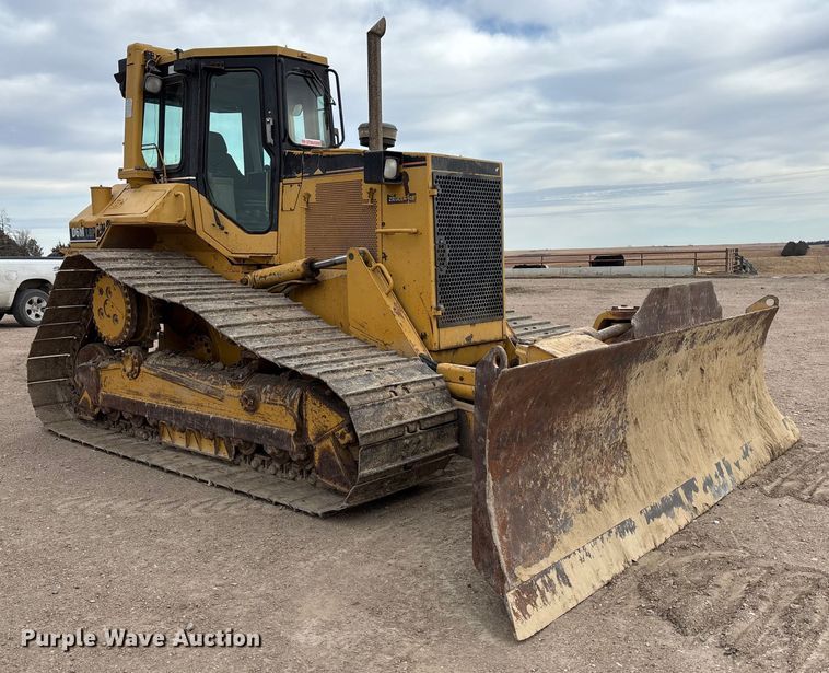 image for item FG1645 1997 Caterpillar D6M dozer
