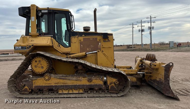 image for item FG1645 1997 Caterpillar D6M dozer