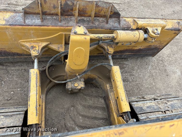 image for item FG1645 1997 Caterpillar D6M dozer