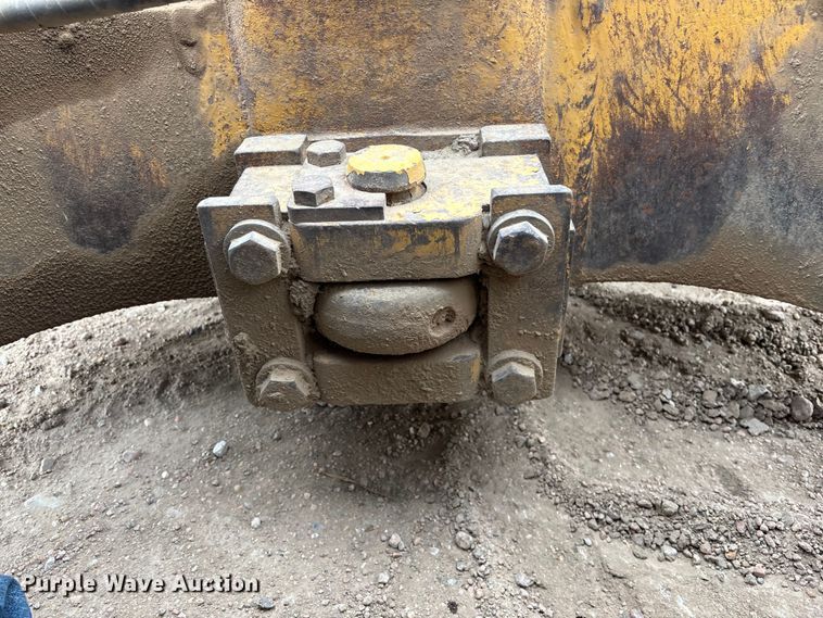 image for item FG1645 1997 Caterpillar D6M dozer