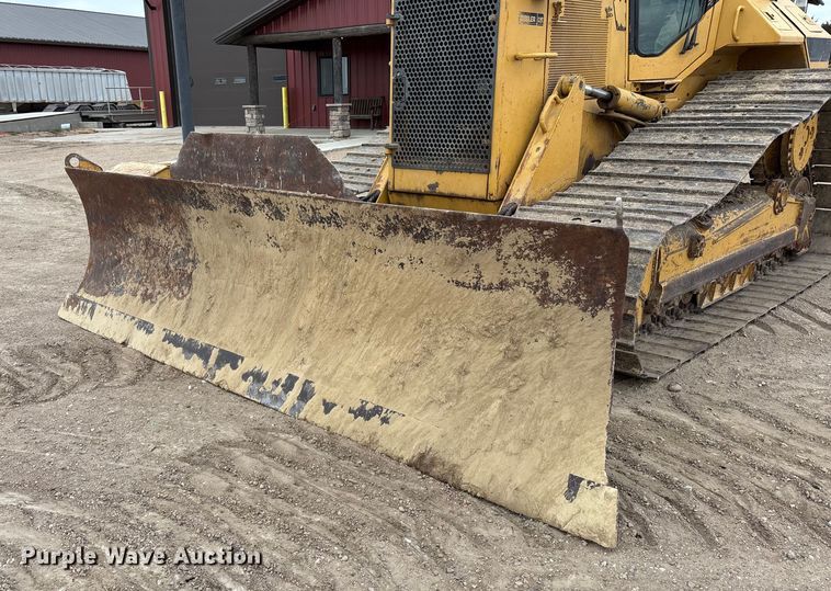 image for item FG1645 1997 Caterpillar D6M dozer