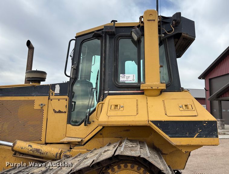image for item FG1645 1997 Caterpillar D6M dozer