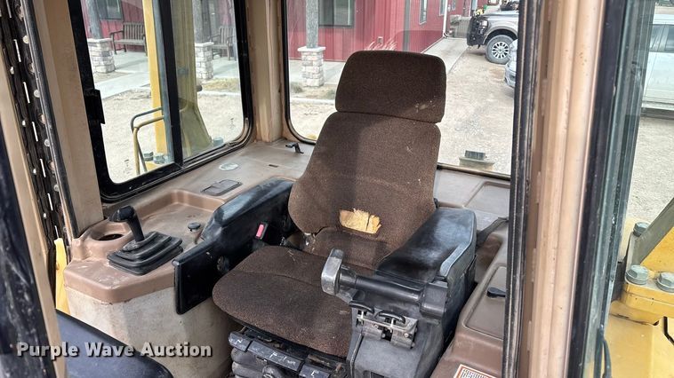 image for item FG1645 1997 Caterpillar D6M dozer