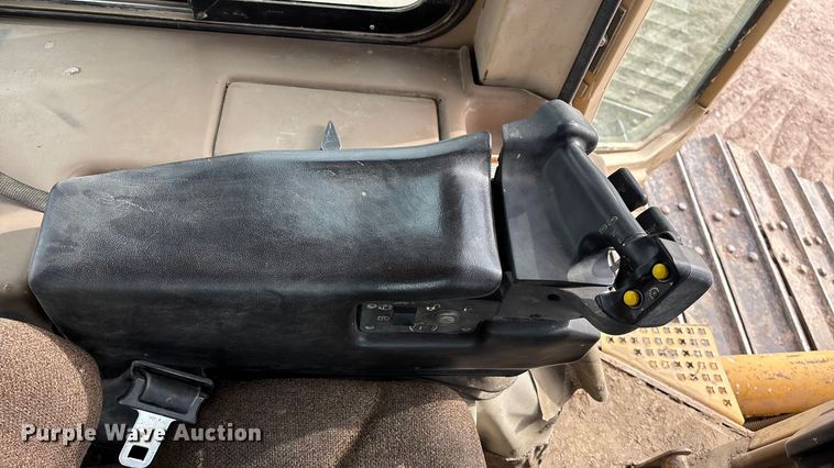 image for item FG1645 1997 Caterpillar D6M dozer