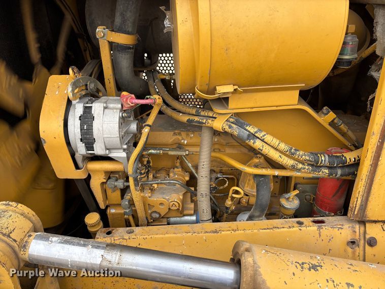 image for item FG1645 1997 Caterpillar D6M dozer