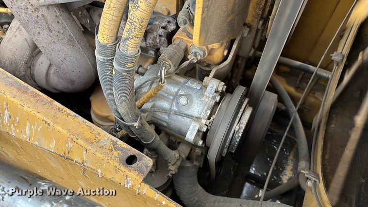image for item FG1645 1997 Caterpillar D6M dozer