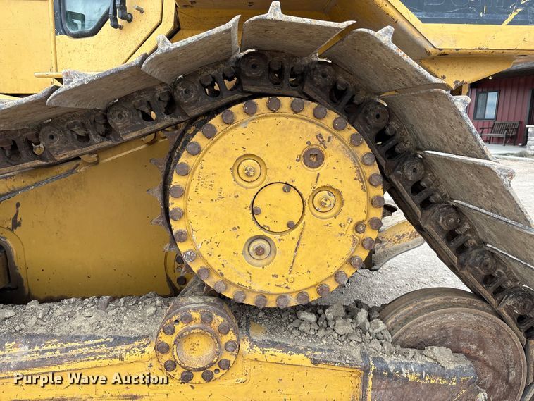 image for item FG1645 1997 Caterpillar D6M dozer