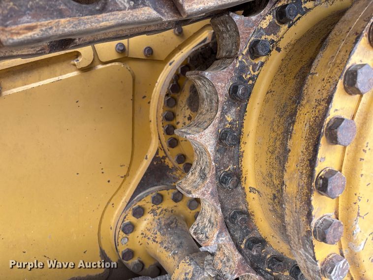 image for item FG1645 1997 Caterpillar D6M dozer