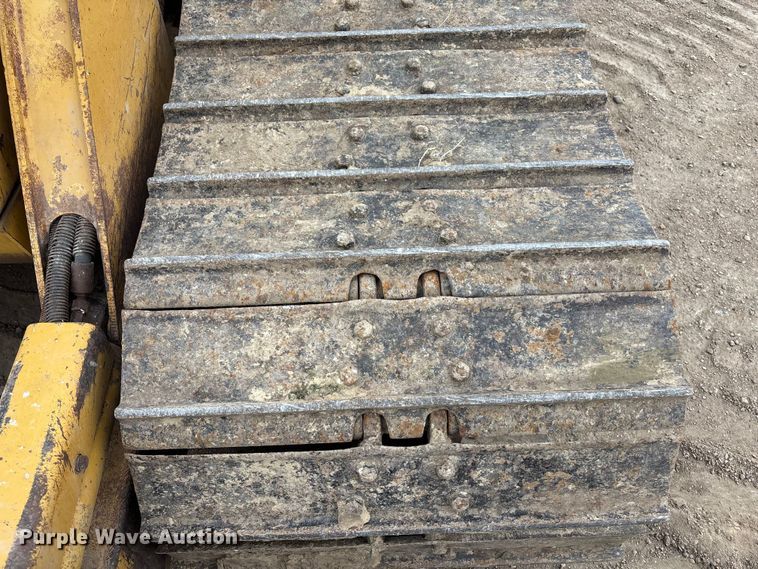 image for item FG1645 1997 Caterpillar D6M dozer