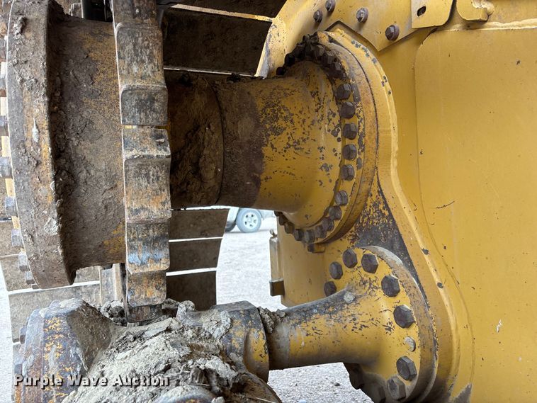 image for item FG1645 1997 Caterpillar D6M dozer