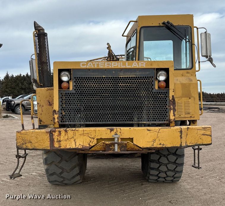 image for item FG1646 1988 Caterpillar 615C elevating scraper