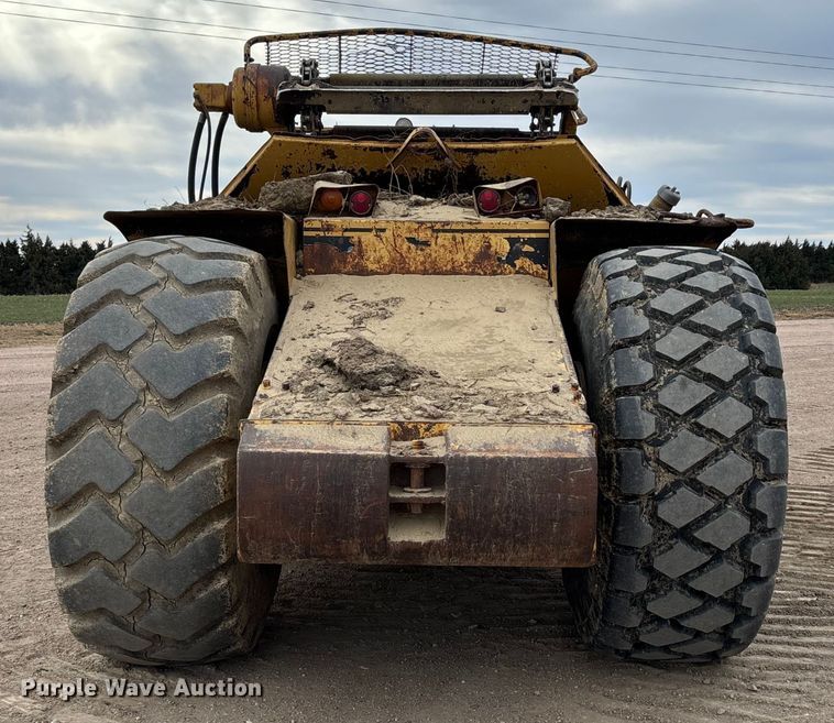 image for item FG1646 1988 Caterpillar 615C elevating scraper