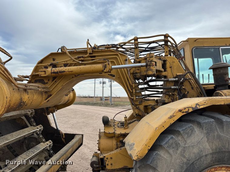 image for item FG1646 1988 Caterpillar 615C elevating scraper