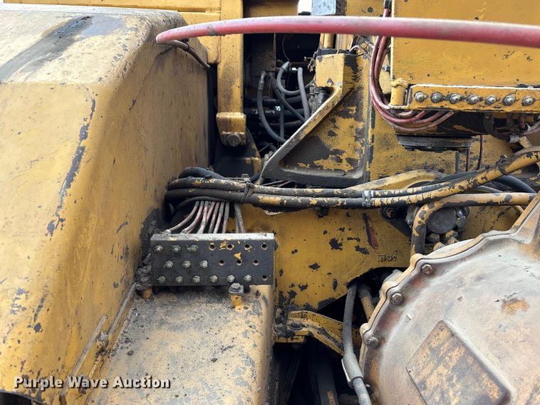 image for item FG1646 1988 Caterpillar 615C elevating scraper