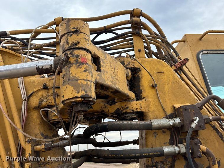 image for item FG1646 1988 Caterpillar 615C elevating scraper