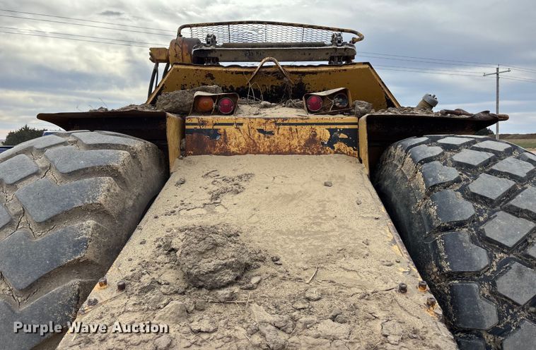 image for item FG1646 1988 Caterpillar 615C elevating scraper