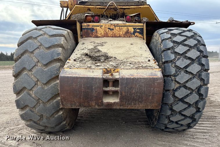 image for item FG1646 1988 Caterpillar 615C elevating scraper