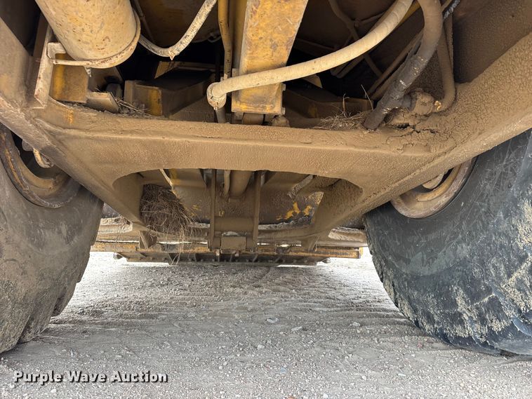 image for item FG1646 1988 Caterpillar 615C elevating scraper