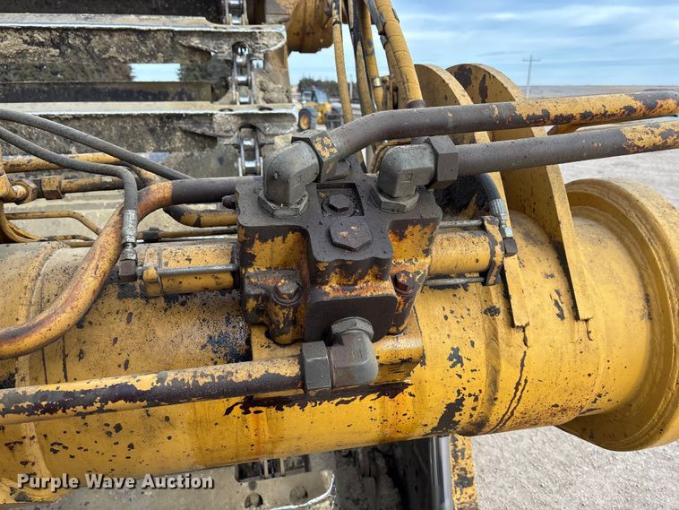 image for item FG1646 1988 Caterpillar 615C elevating scraper