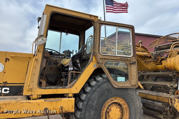 image for item FG1646 1988 Caterpillar 615C elevating scraper