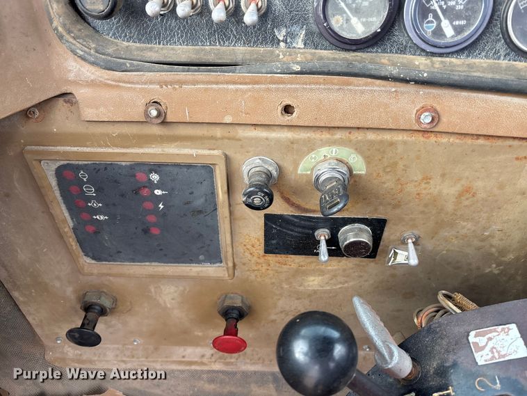 image for item FG1646 1988 Caterpillar 615C elevating scraper