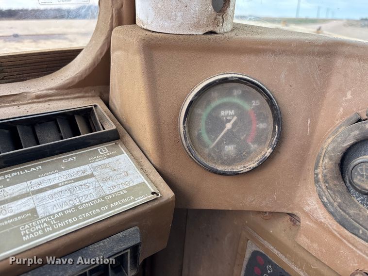 image for item FG1646 1988 Caterpillar 615C elevating scraper