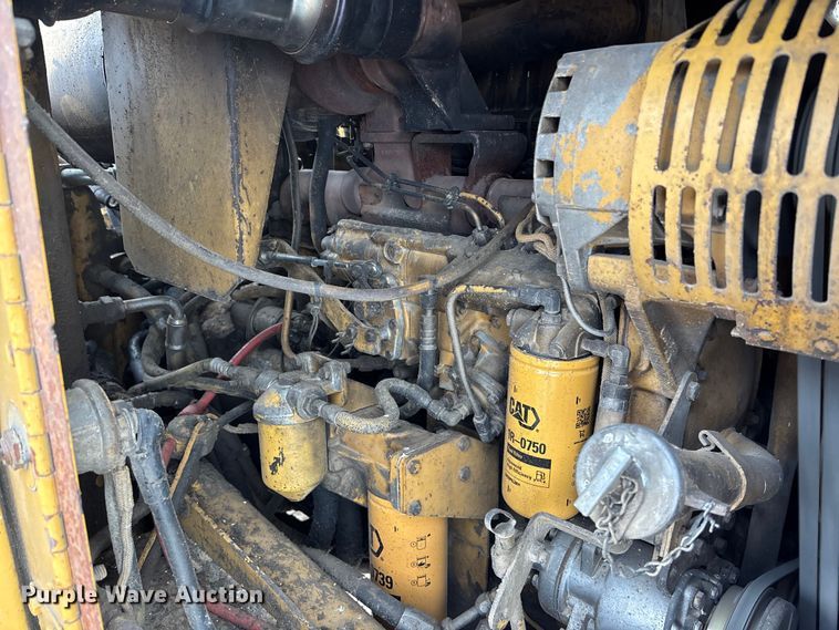 image for item FG1646 1988 Caterpillar 615C elevating scraper