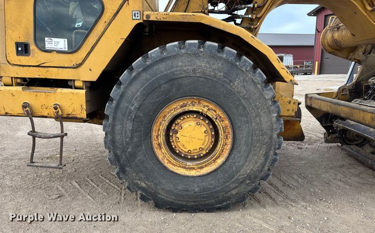 image for item FG1646 1988 Caterpillar 615C elevating scraper