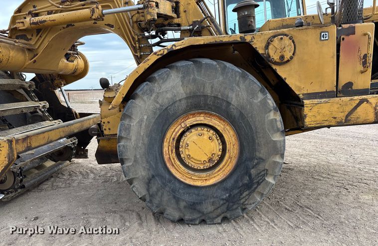 image for item FG1646 1988 Caterpillar 615C elevating scraper