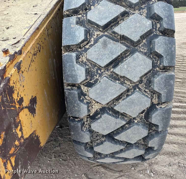 image for item FG1646 1988 Caterpillar 615C elevating scraper