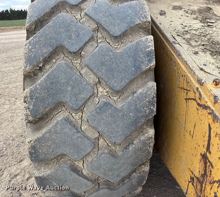 image for item FG1646 1988 Caterpillar 615C elevating scraper