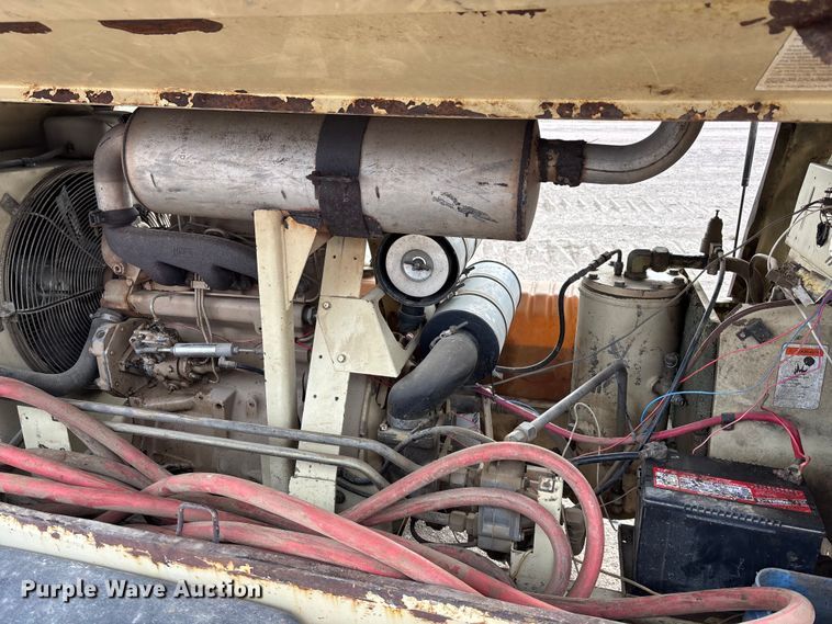 image for item FG1647 1995 Ingersoll Rand P160 air compressor