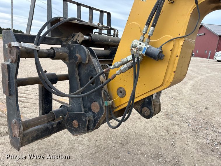 image for item FG1648 2005 Caterpillar TH220B telehandler