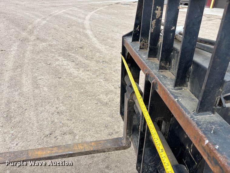 image for item FG1648 2005 Caterpillar TH220B telehandler