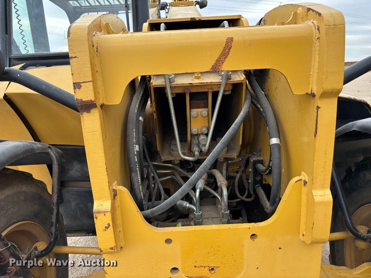 image for item FG1648 2005 Caterpillar TH220B telehandler
