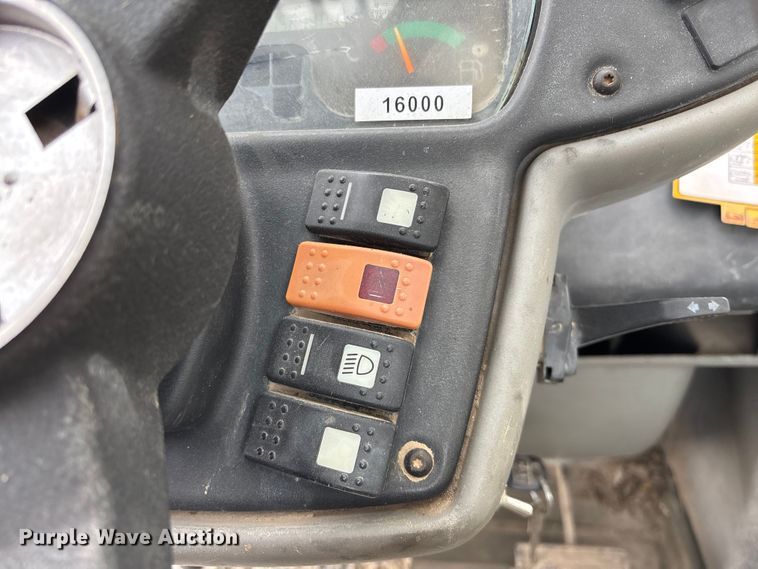 image for item FG1648 2005 Caterpillar TH220B telehandler