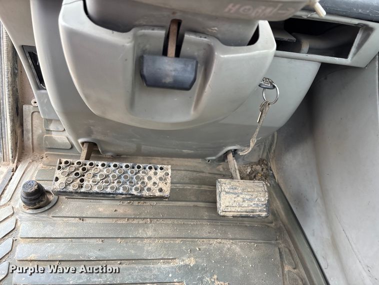 image for item FG1648 2005 Caterpillar TH220B telehandler