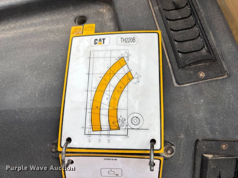 image for item FG1648 2005 Caterpillar TH220B telehandler