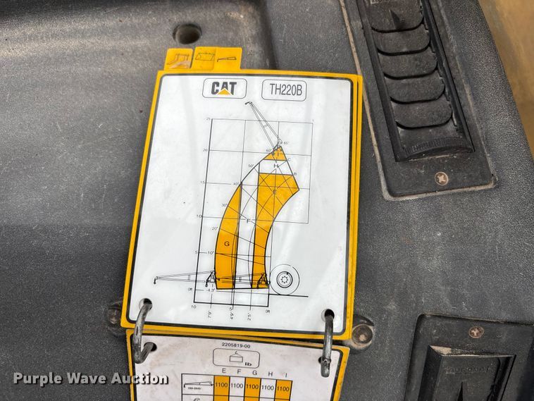 image for item FG1648 2005 Caterpillar TH220B telehandler