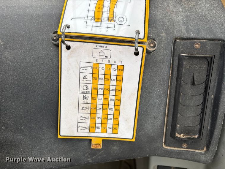 image for item FG1648 2005 Caterpillar TH220B telehandler