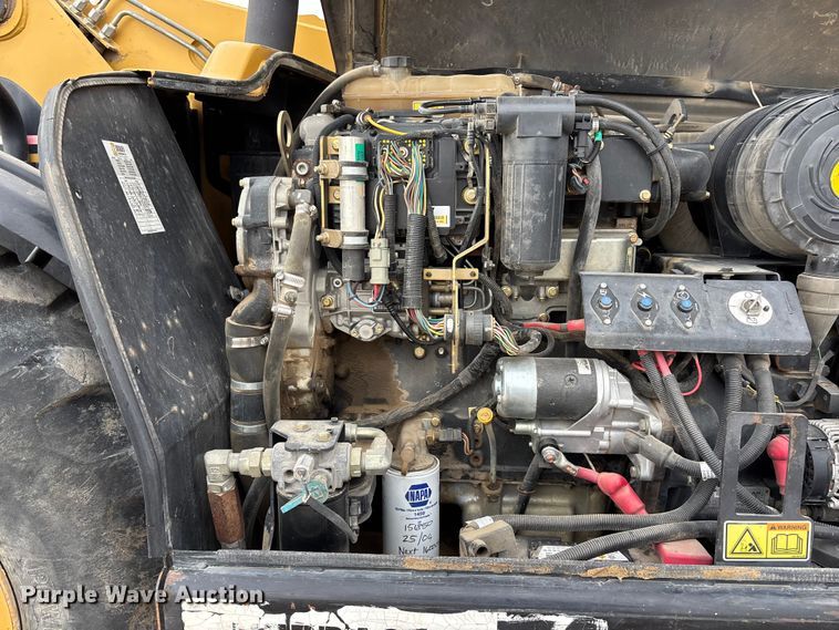 image for item FG1648 2005 Caterpillar TH220B telehandler