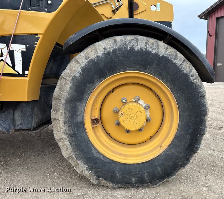 image for item FG1648 2005 Caterpillar TH220B telehandler