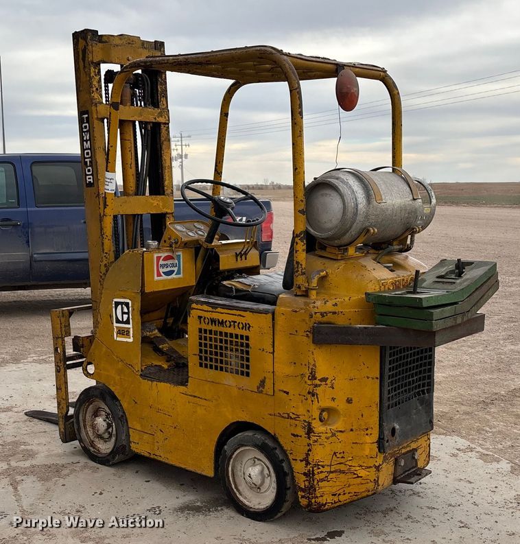 image for item FG1650 Caterpillar 422 forklift